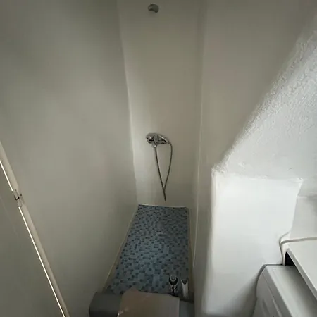 Great House For Quiet And Relaxing